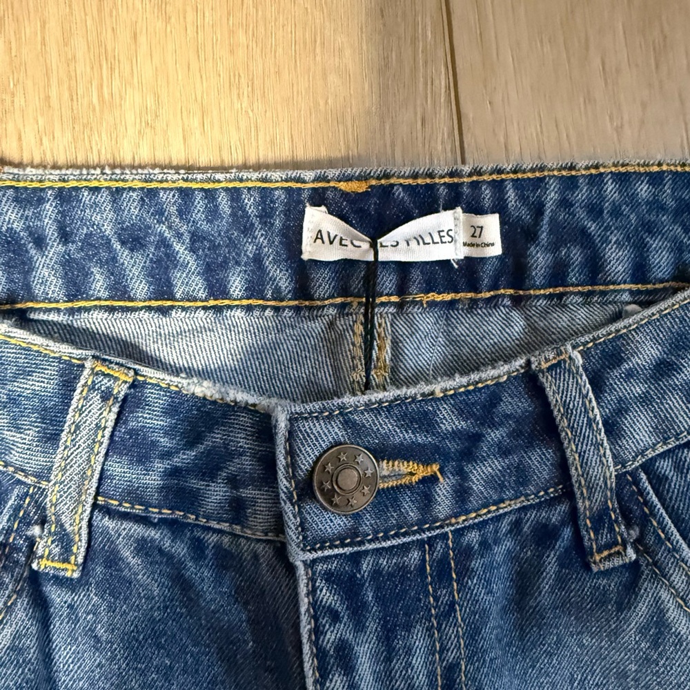 Avec Les Filles Jeans bootcut distressed NWT Ripped hem & knees Split Hem Sz 27 - Picture 8 of 11